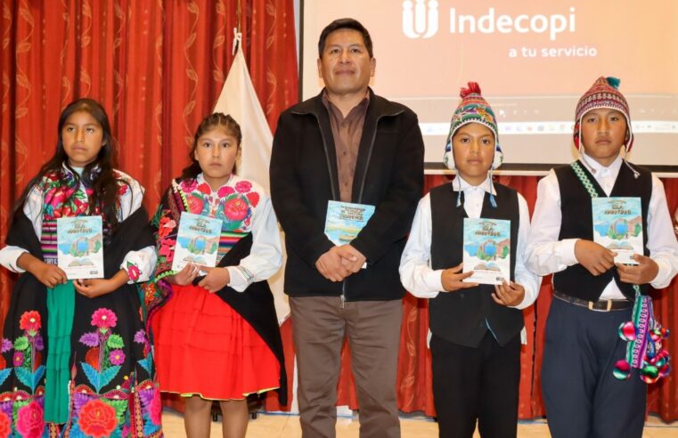 Estudiantes de primaria preservan cultura con libros sobre Uros y Amantaní