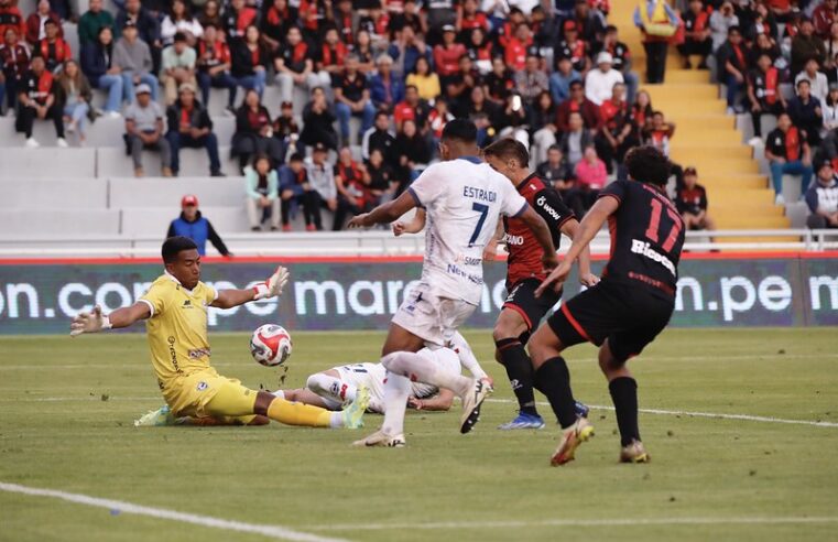 Cuesta vuelve al once de FBC Melgar esta noche ante Grau