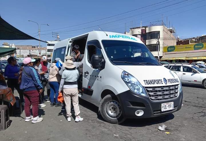 La Sutran, la MPA y la Policía deben eliminar las minivans informales en Gratersa