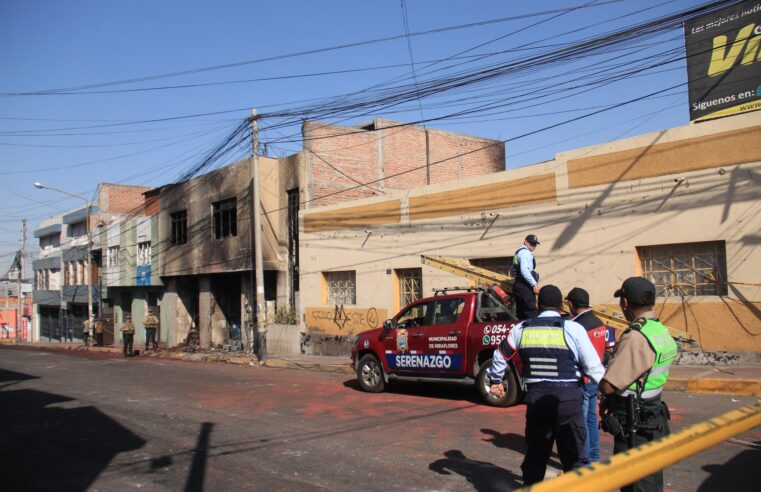 Incendio en Miraflores provocó 5 heridos, dos de ellos graves