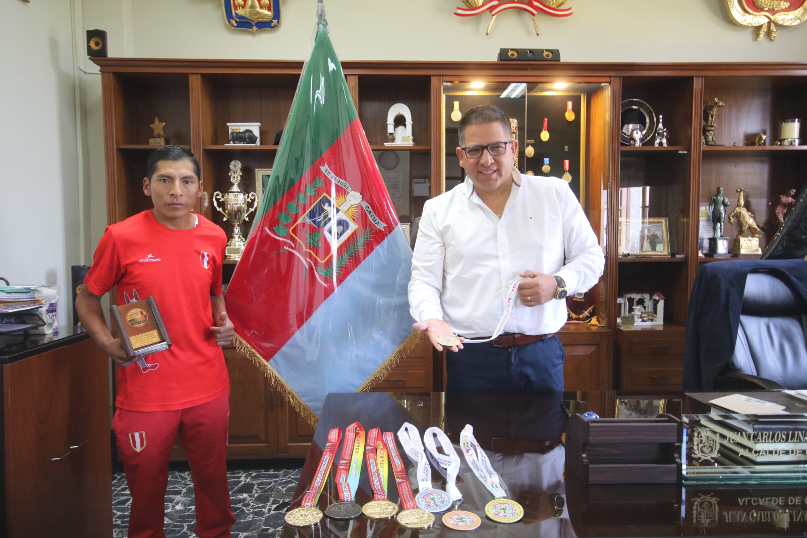 Cayma reconoció el esfuerzo de su atleta en torneo de Chile