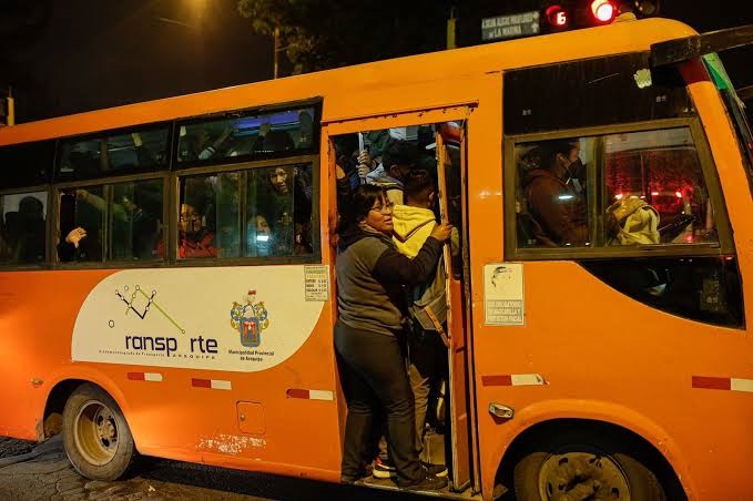 Controlarán el horario de servicio y número de pasajeros en los buses del SIT