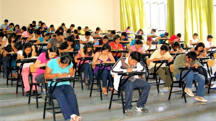 Amplían bachillerato automático hasta fines del presente año