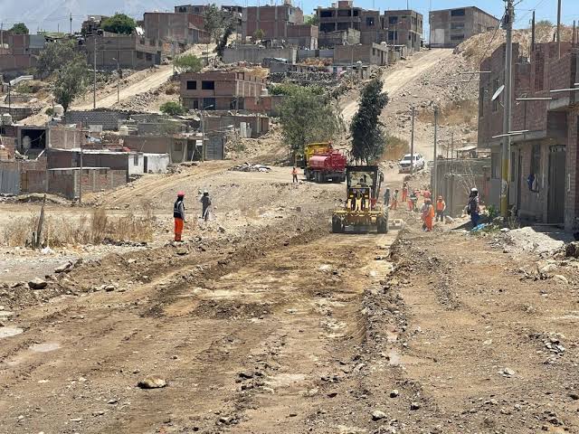 Vecinos de Cerrito Huacsapata exigen soluciones ante retraso de obras