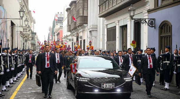 Fiscalía pide a Palacio informe sobre vehículos destinados a Dina Boluarte