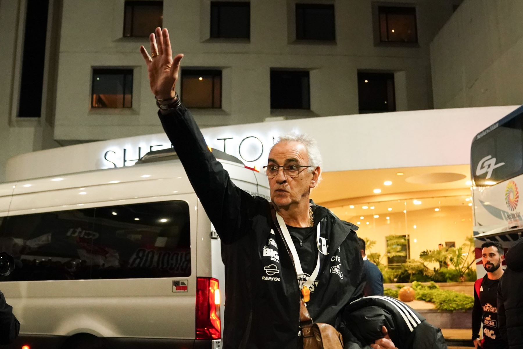 Oblitas respalda al entrenador de la Selección Peruana