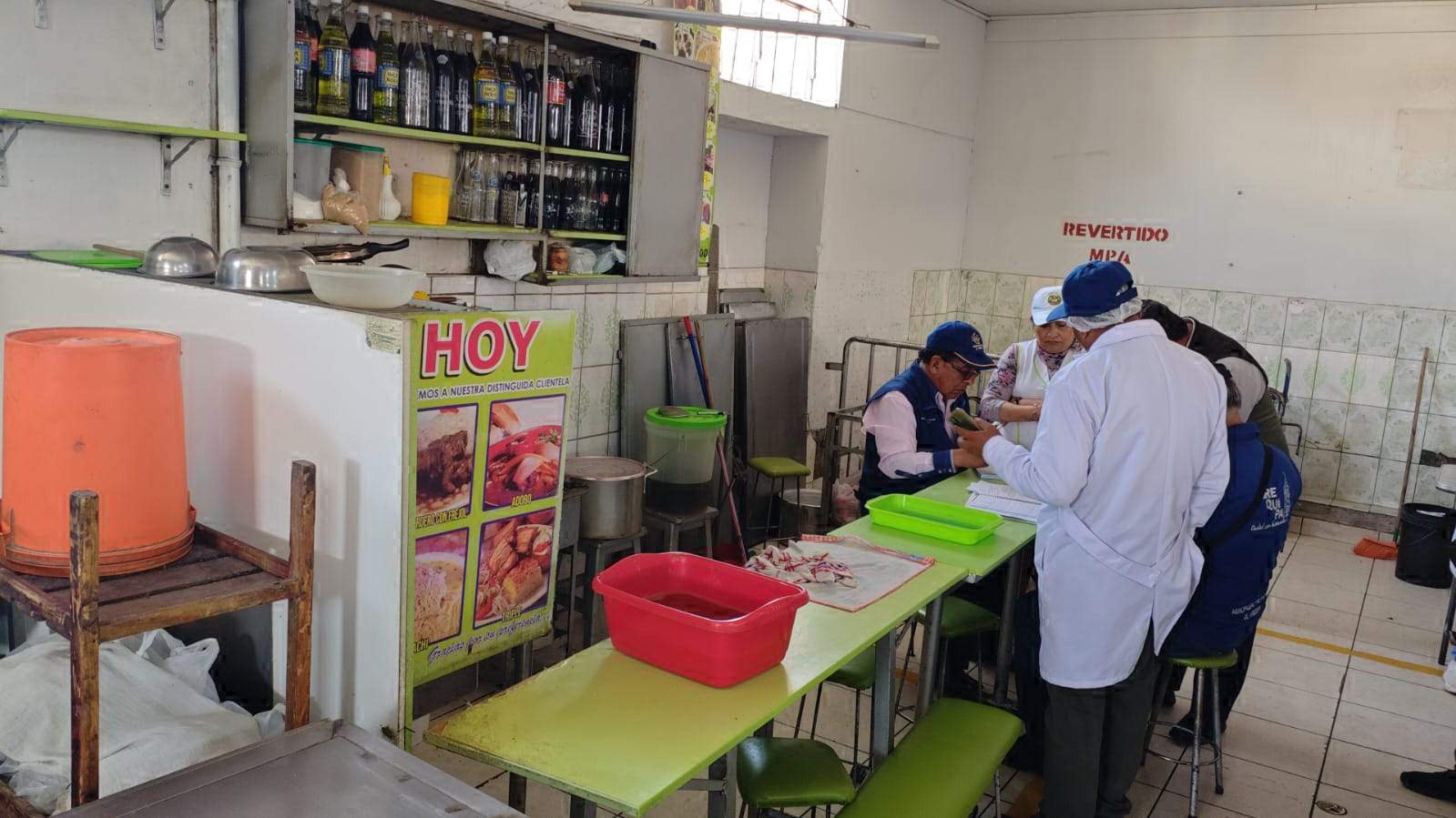 Inspección en el mercado San Camilo revela riesgos sanitarios en comedores