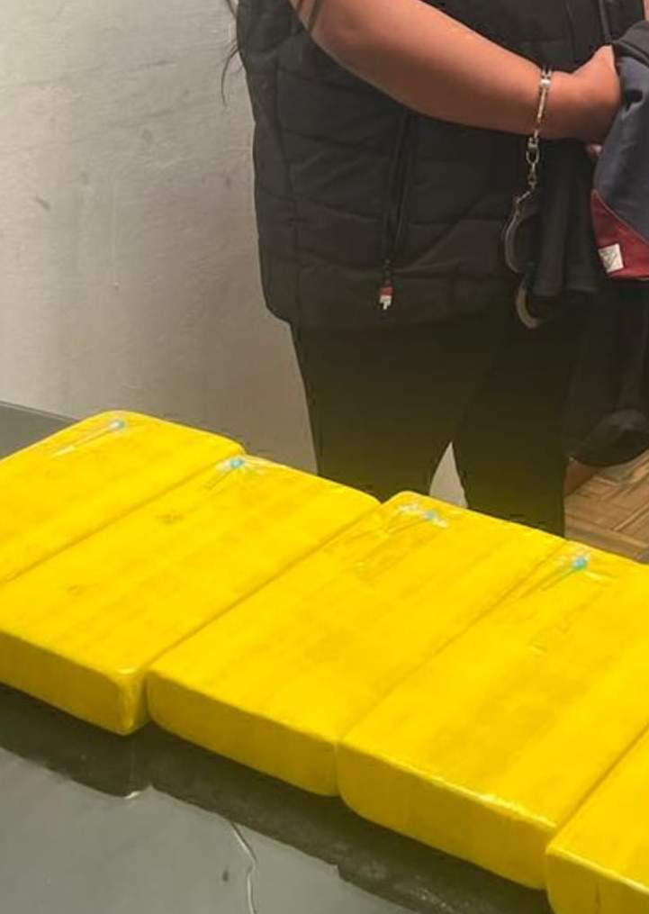 Capturan a tres bolivianas con 18 kilos de droga