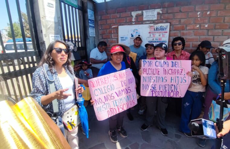 Padres del colegio Luis H. Bouroncle protestan por reubicación