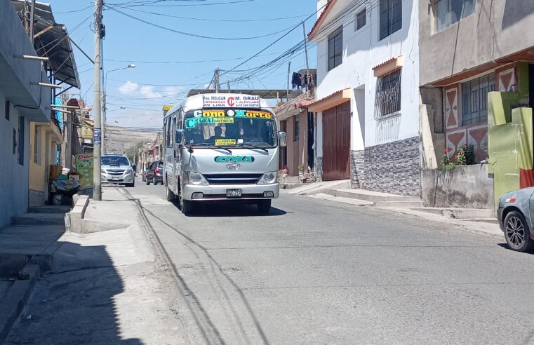 Buses del Cono Norte dejan desamparados a sus usuarios por trabajar en Paucarpata