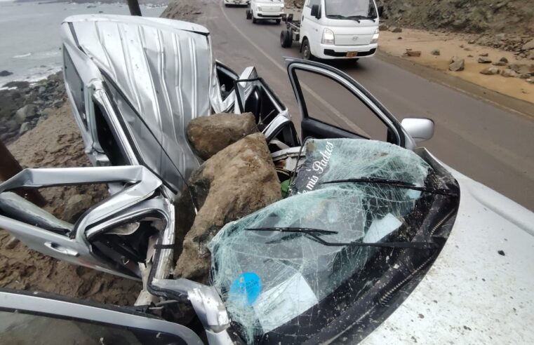 Tres personas mueren aplastadas por rocas en Atico