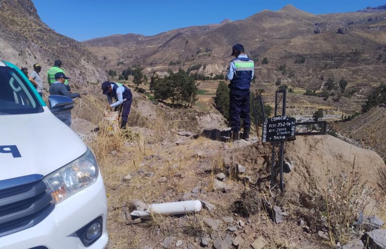 Dos estudiantes fallecen tras caída de mototaxi en abismo