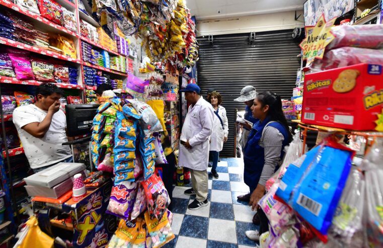 Confiscan más de 250 kilos de golosinas vencidas previo a fiestas de Halloween