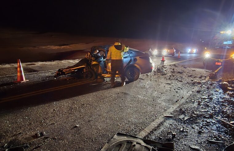 Aparatoso choque frontal deja dos conductores fallecidos