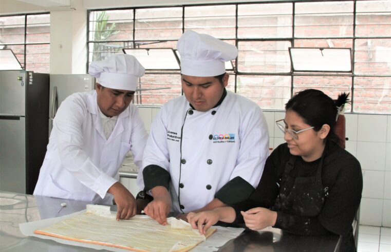 Capacitan a 400 docentes de centros de educación técnico productiva