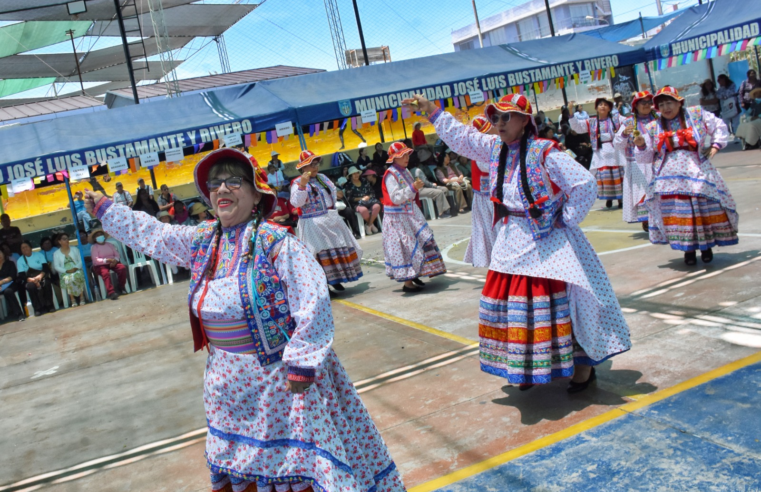 Más de 500 adultos mayores en festival de danzas en JLByR