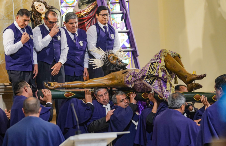 Feligreses abarrotan el santuario para venerar al Señor de Luren