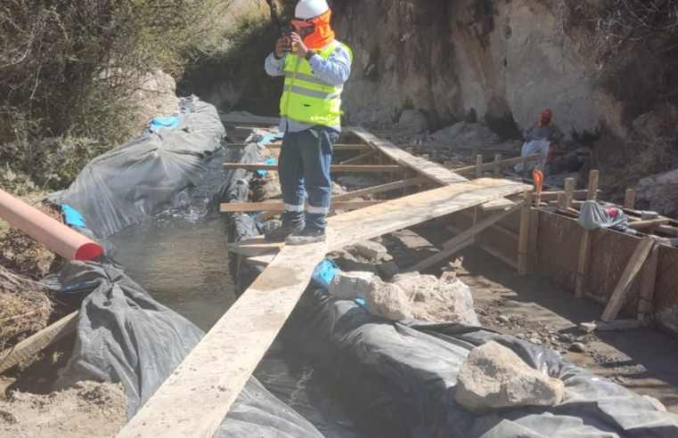 Acelera construcción de canales de riego en provincia de La Unión