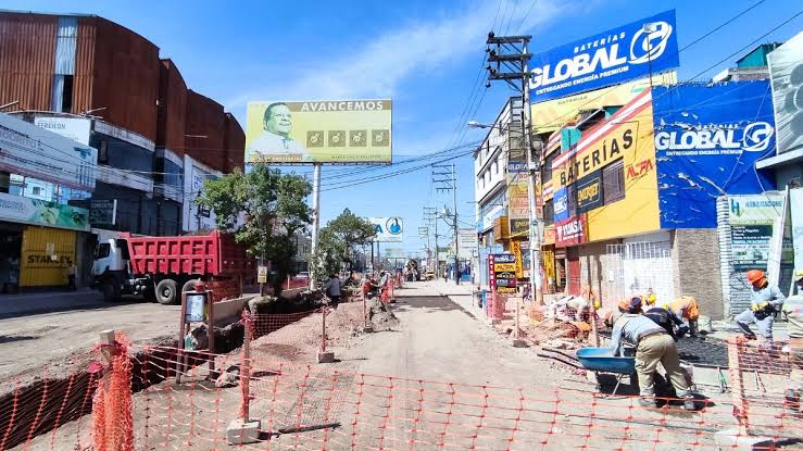 Inseguridad y retrasos en la Avenida Jesús afectan a comerciantes