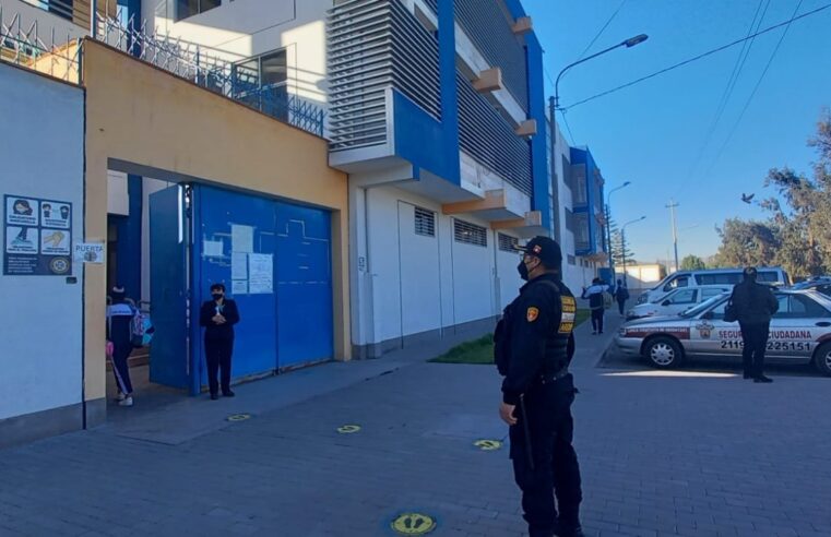 Colegio Juana Cervantes lleva más de 5 años abandonado.