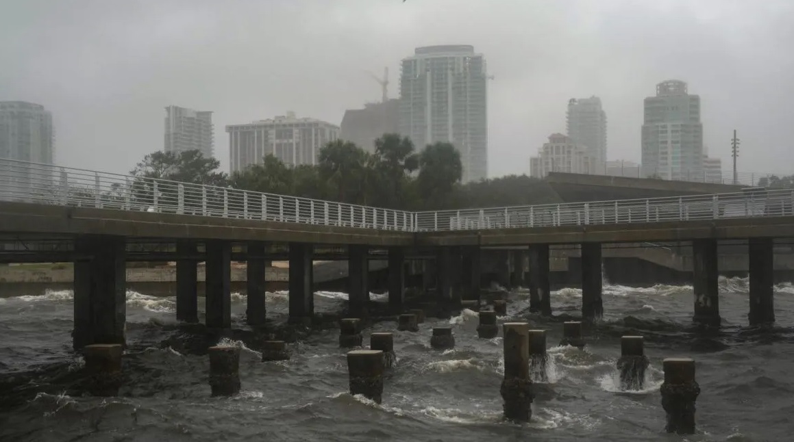 «La situación es compleja» en Florida ante llegada del Huracán Milton