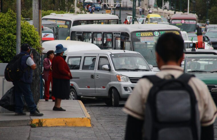 Cústers contaminan la ciudad y la MPA no realiza control de humos