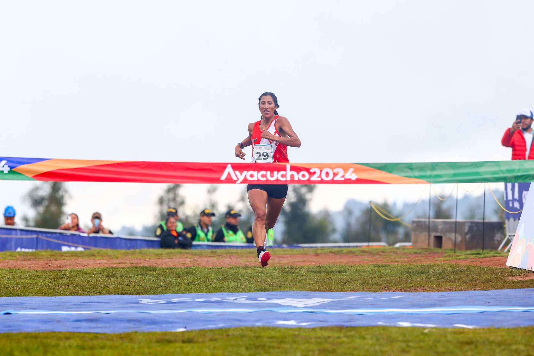 Perú dominó los Bolivarianos en pruebas de atletismo