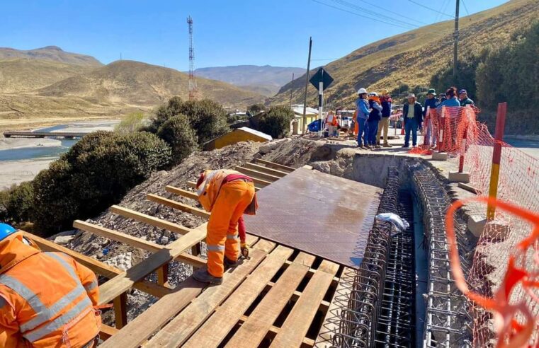 Alertan sobre retrasos críticos en pavimentado de vías en Callali