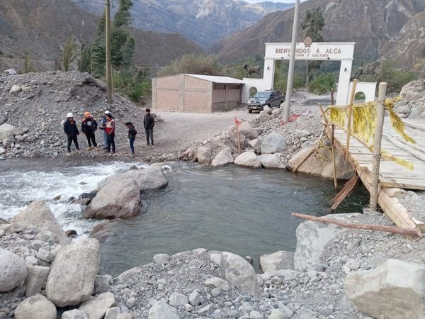 Inician trabajos de limpieza y enrocado del río Chococo en La Unión