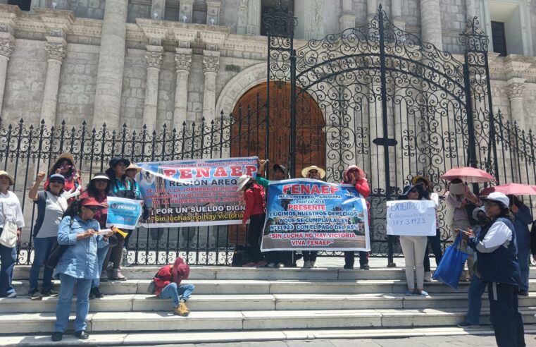 Arequipa: Docentes auxiliares advierten huelga indefinida ante falta de incremento salarial