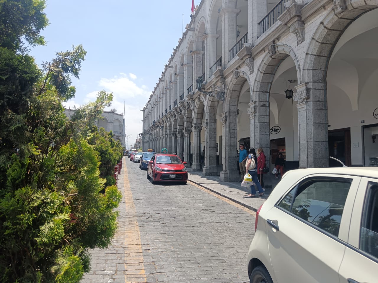 Inician proyecto para peatonalizar toda la Plaza de Armas