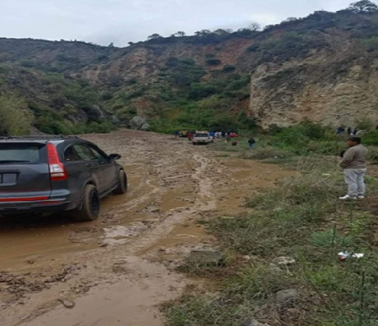 Huaico bloqueó con piedras y lodo la vía nacional Cusco-Abancay