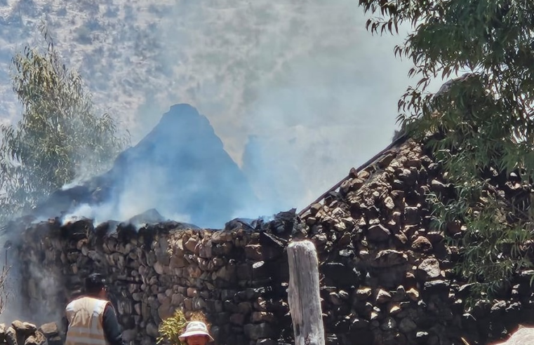 Familia lo pierde todo al incendiarse su vivienda en Chilcaymarca