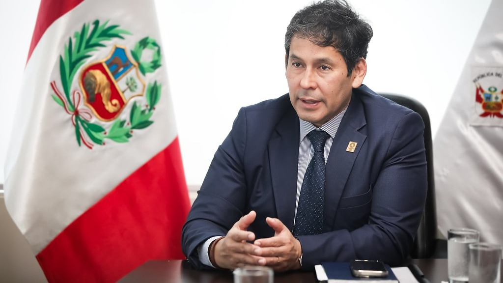 Congresistas presentan moción de censura contra el titular del Midis