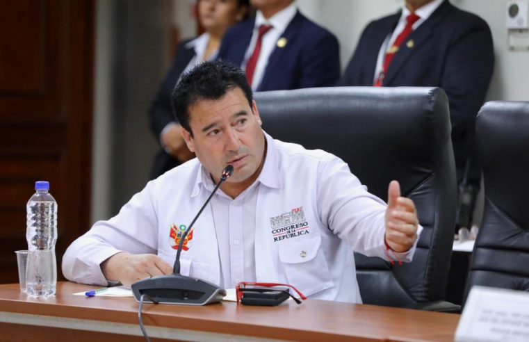 Juez dicta auto de enjuiciamiento contra exalcalde Edwin Martínez