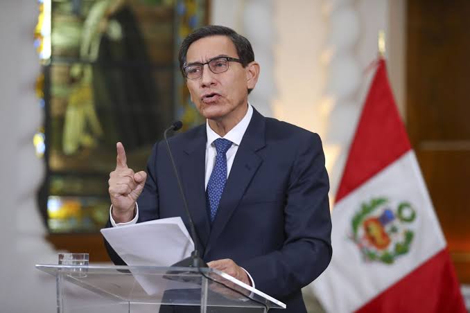 Vizcarra admite que vacunarse fue el peor error de su vida