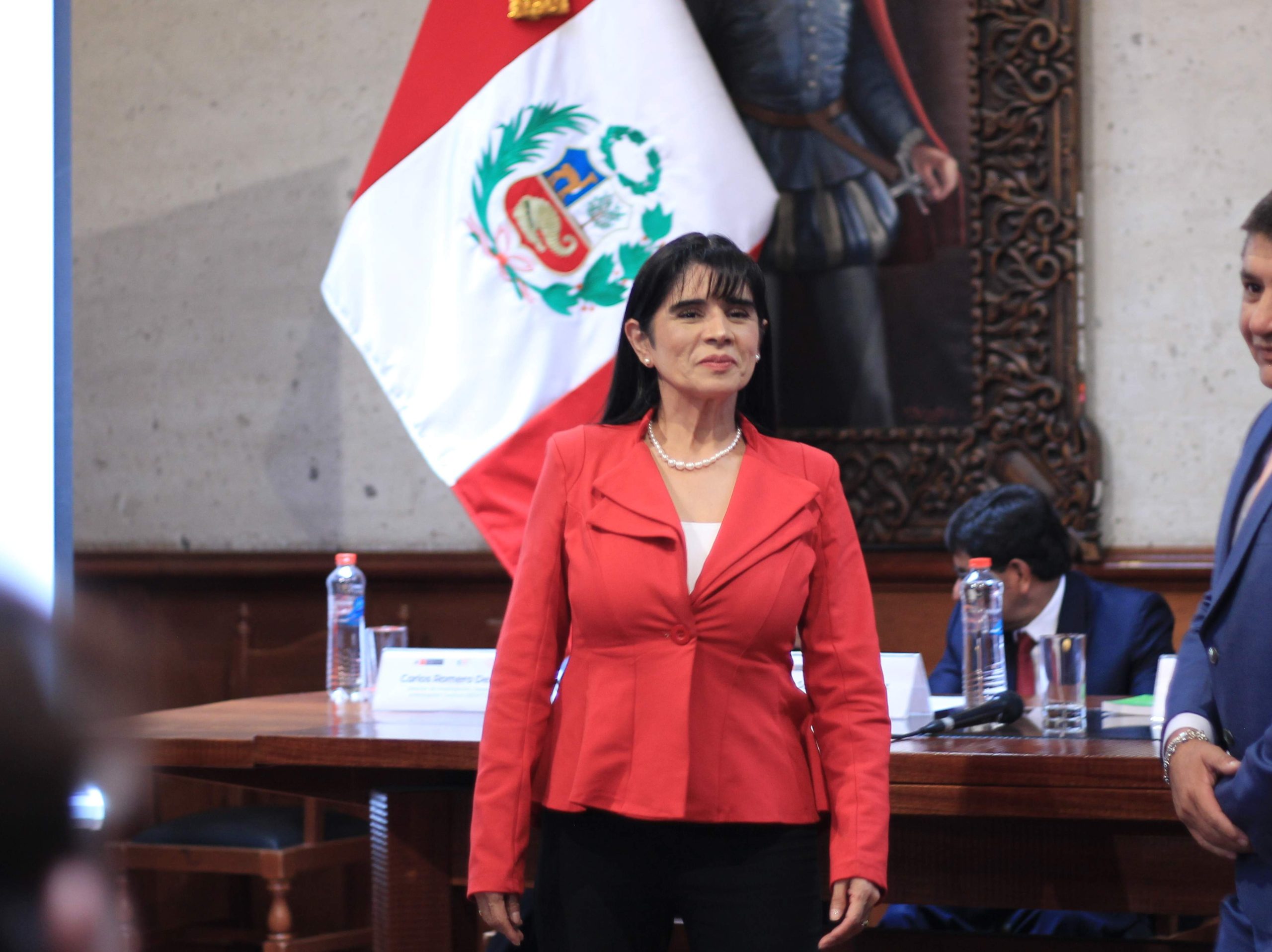 Boluarte quiso decir que la mujer se las ingenia para alimentar a su familia