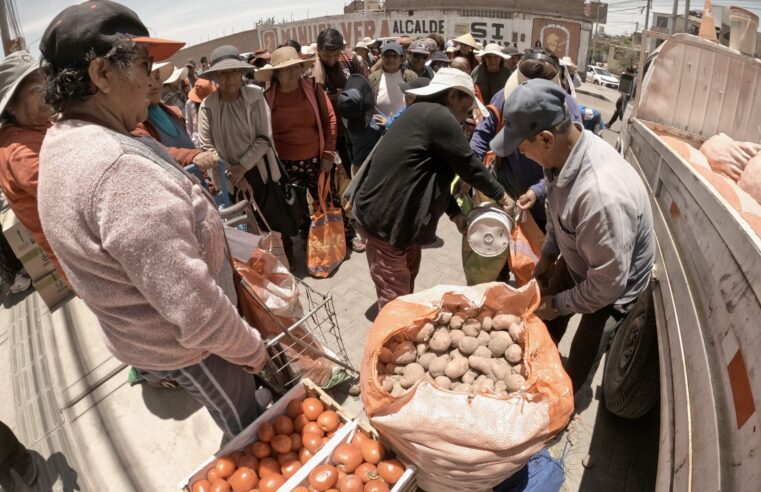 Entregan alimentos, canastas y juguetes a madres, ancianos y niños