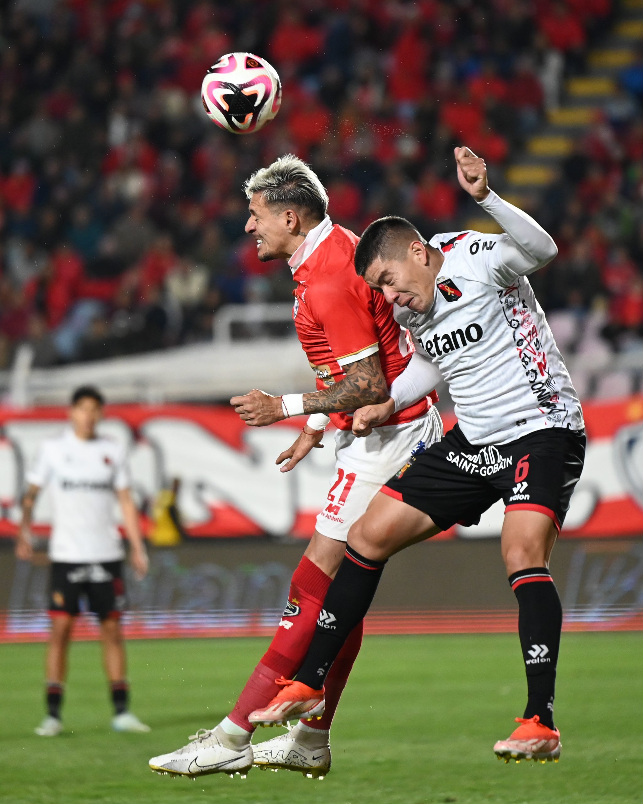 De a pocos se completa el plantel del FBC Melgar