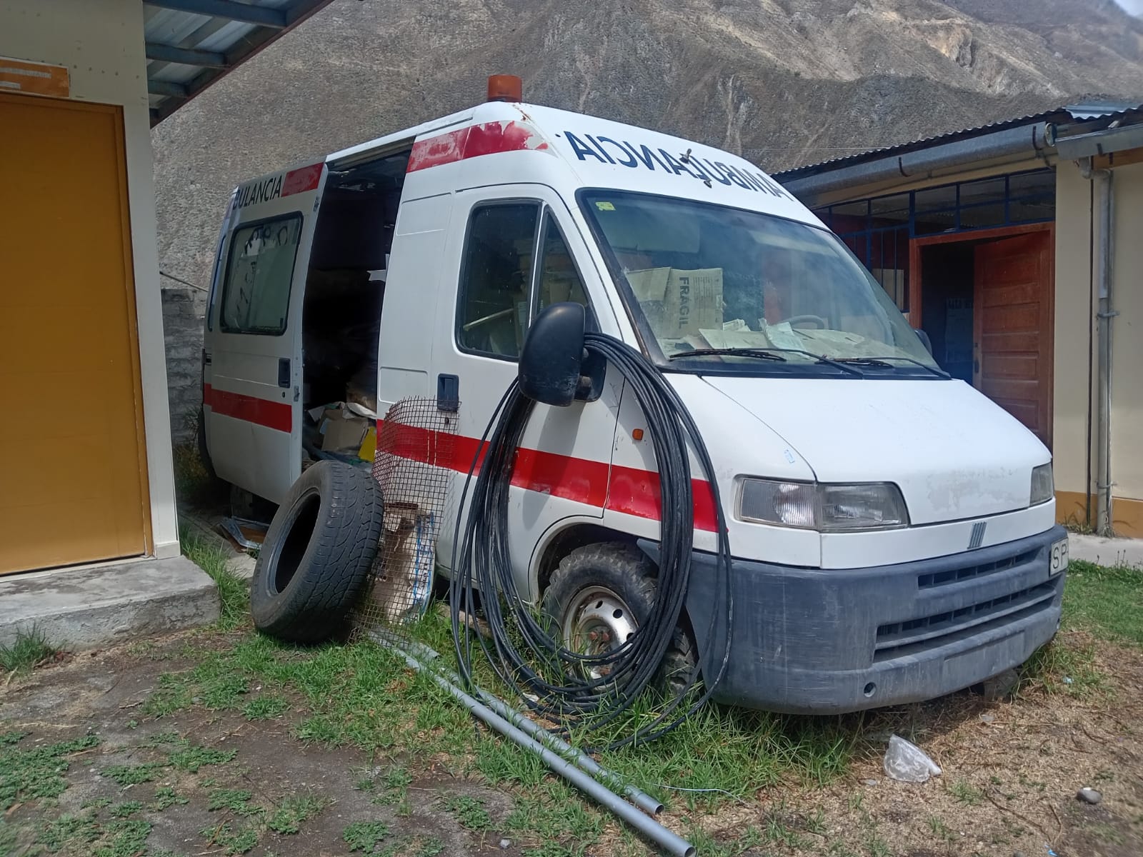 Sin ambulancias más de 5 mil pobladores de La Unión