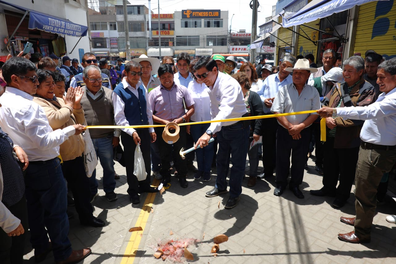 Inauguran obras en Bustamante y y Rivero por casi S/1,5 millones