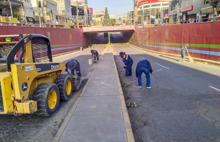 Limpian paso a desnivel de la Av. Ejército por inicio de temporada de lluvias