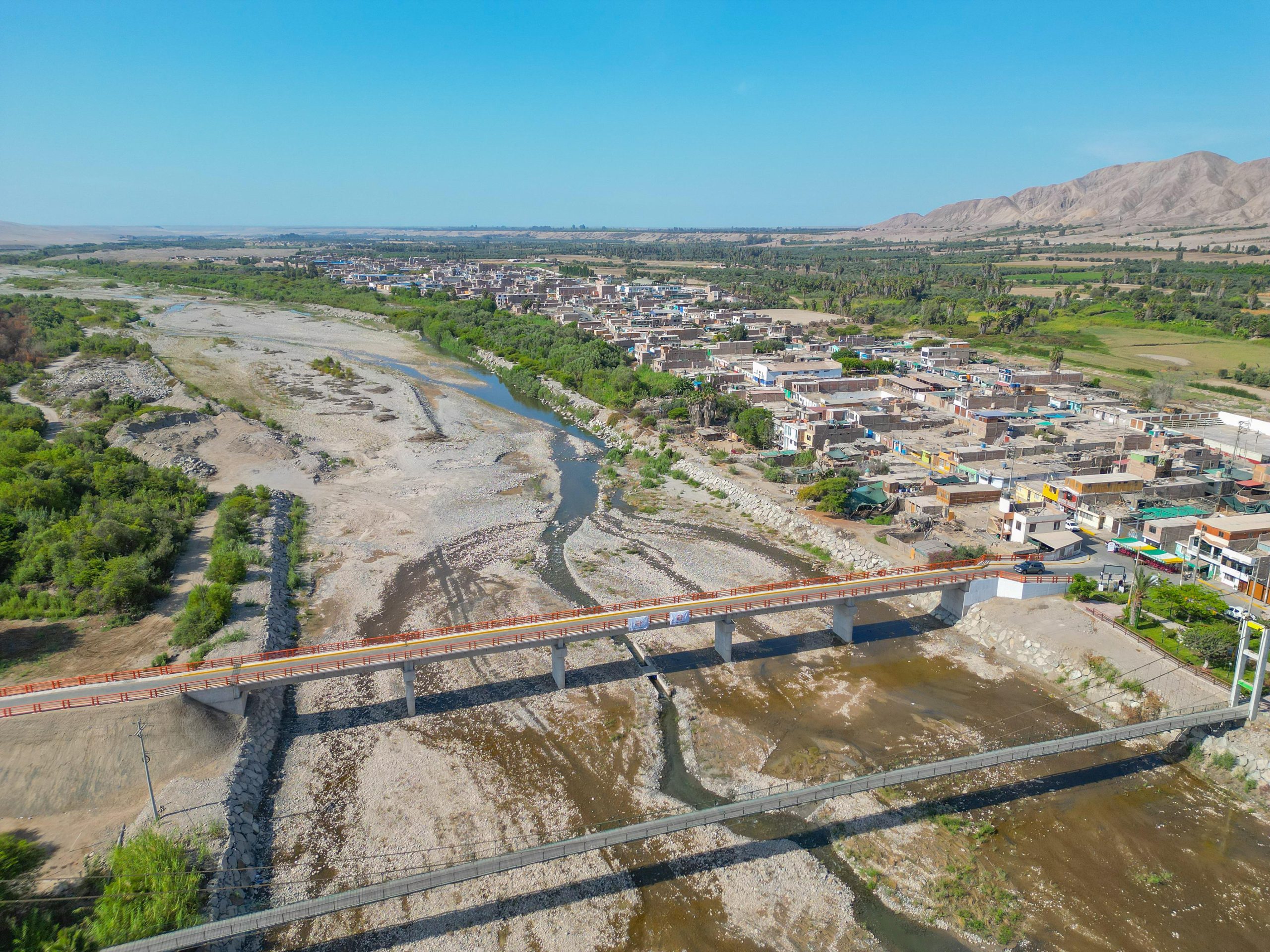 Inauguran un nuevo puente para conectar el distrito de Acarí