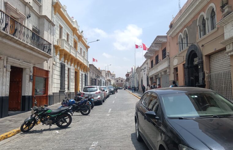 El Centro Histórico está convertido en una playa de estacionamiento