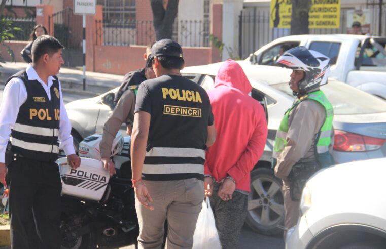 7-2: Detienen a presunto ladrón de motocicleta en Mariano Melgar