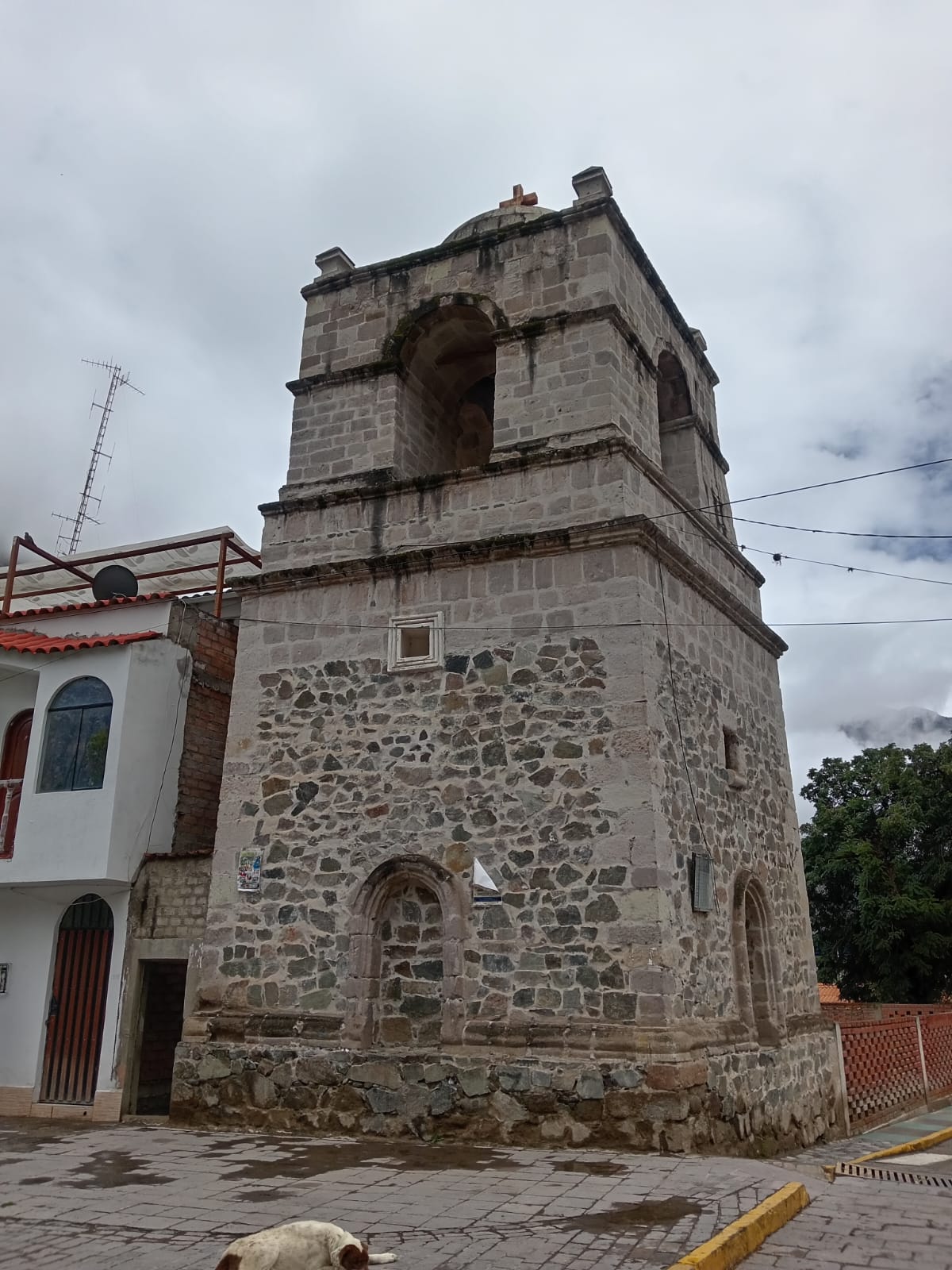 El campanario que ha salvado miles de vidas en Alca