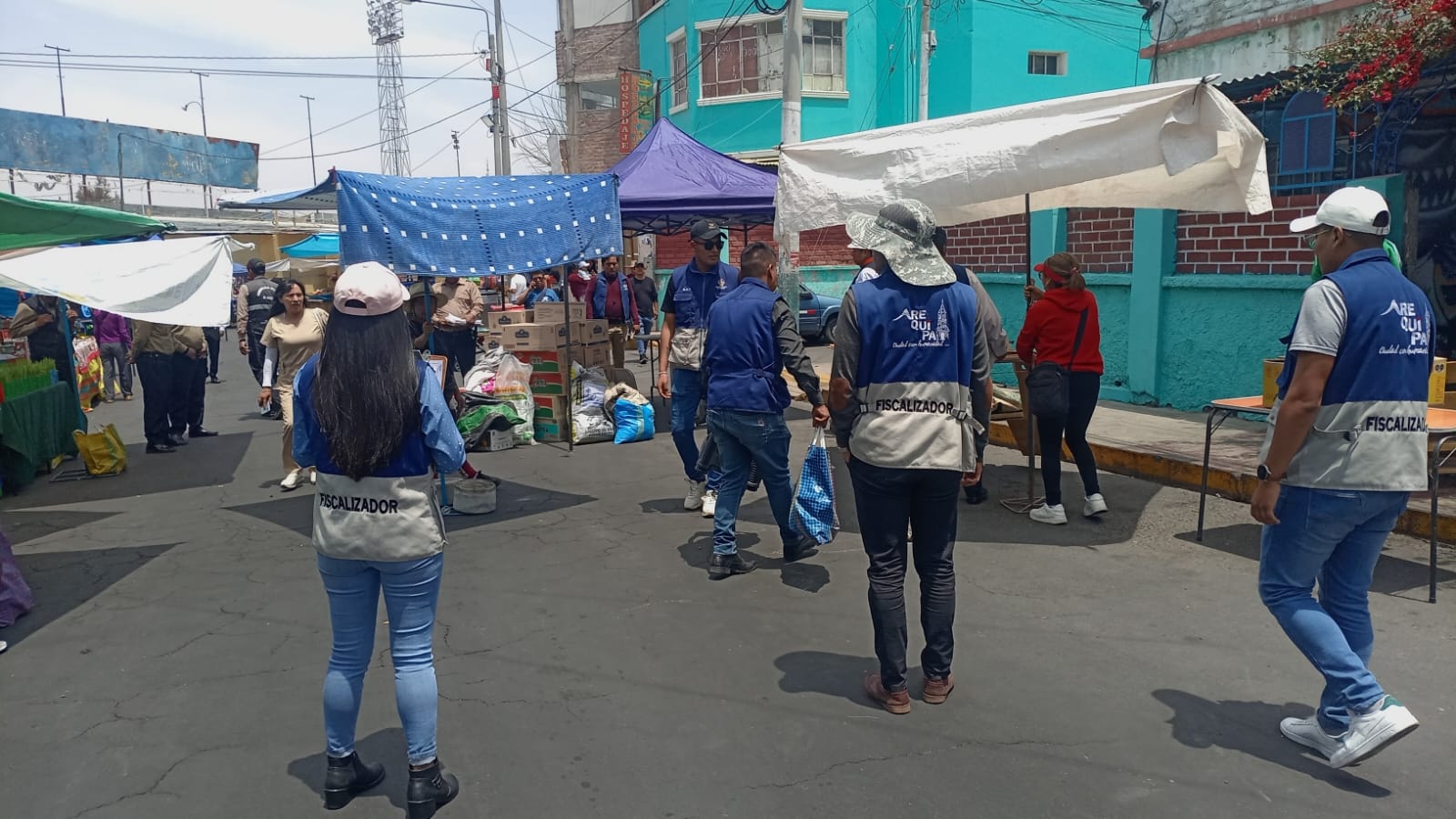 Incautan 40 kilos de pirotécnicos en ferias por presentar riesgos