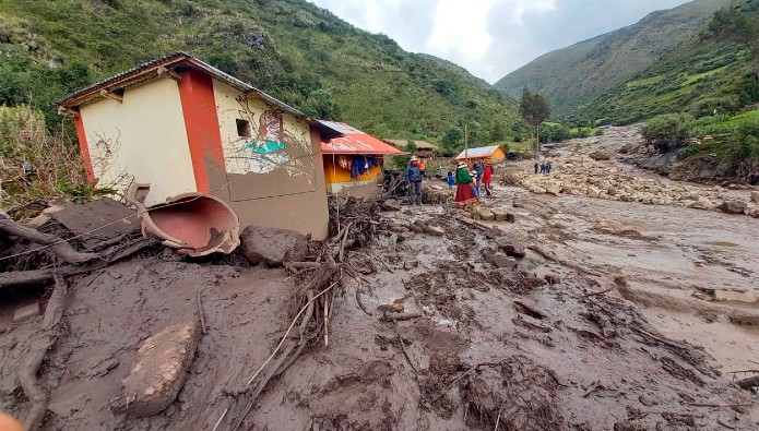 Monitorean posible activación de quebradas debido a lluvias en regiones