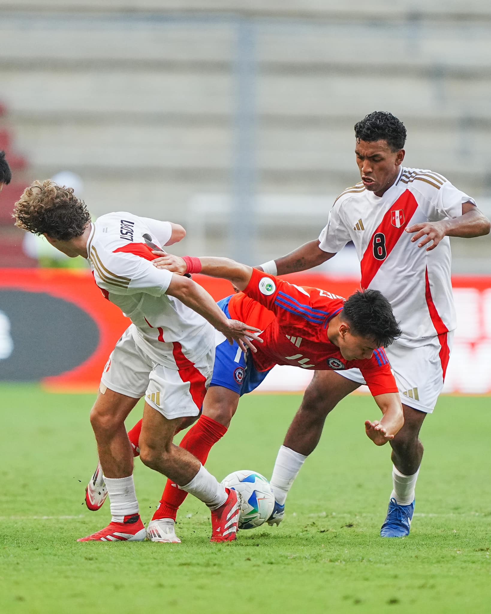 Tres derrotas seguidas eliminan a Perú del Sudamericano