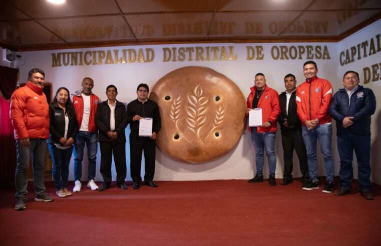 Cienciano firmó convenio para el uso del estadio Silly